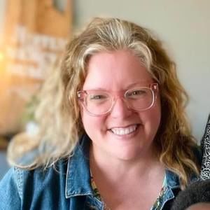 Meet your Posher, Angie